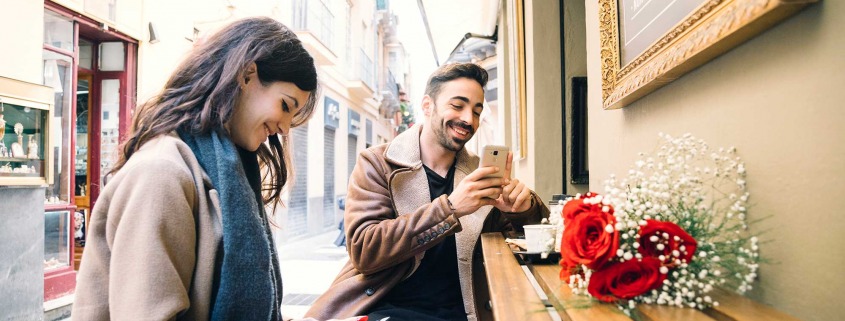 6 Dating Tips to Stay Sane While Online Dating